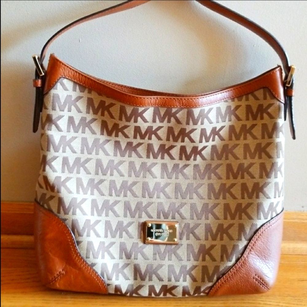 Michael Kors - Used Signature Camel Brown Hobo
